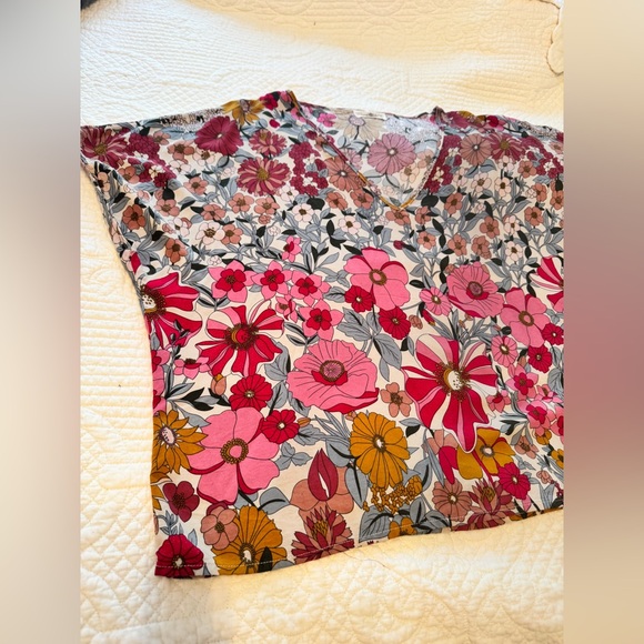 NATURAL LIFE Floral V-Neck Blouse in Pink and Yellow size large - Picture 6 of 7